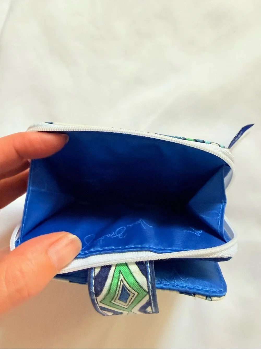 Vera Bradley Quilted Floral Bifold Zip Around Small Wallet Blue Green White